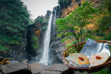 Lakshapana Waterfall in Sri Lanka